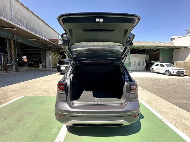 フォルクスワーゲン Ｔ－ＣＲＯＳＳ ＴＳＩ アクティブ R4年 (東海) 99