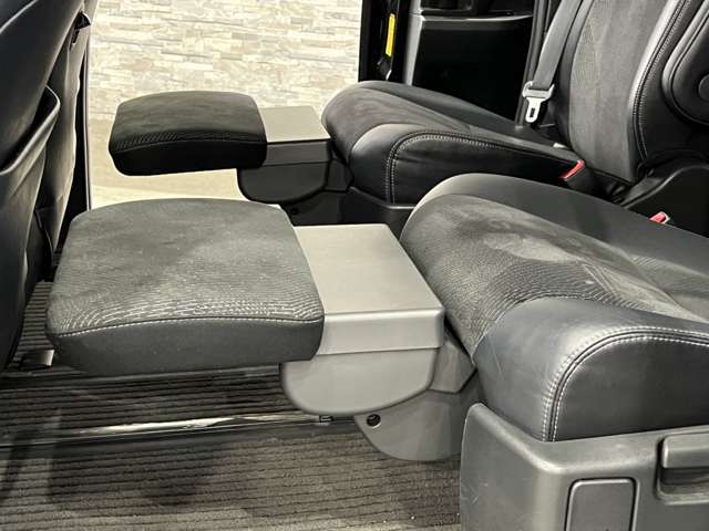 トヨタ エスティマ ２．４ アエラス H26年 (関東) 99