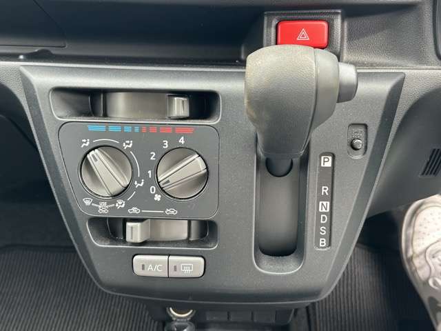 トヨタ ピクシス　エポック ６６０ Ｂ ＳＡＩＩＩ H29年 (東海) 99