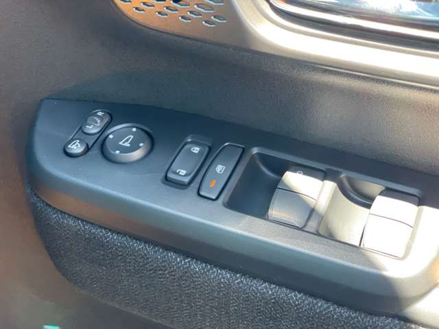 ホンダ Ｎ　ＢＯＸ カスタム ６６０ R6年 (近畿) 99