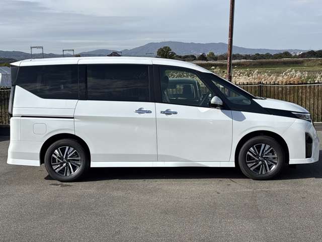 日産 セレナ ２．０ ハイウェイスターＶ Ｖセレクション R6年 (近畿) 99