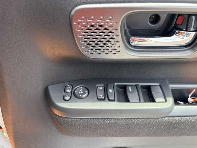 ホンダ Ｎ　ＢＯＸ カスタム ６６０ R7年 (近畿) 99