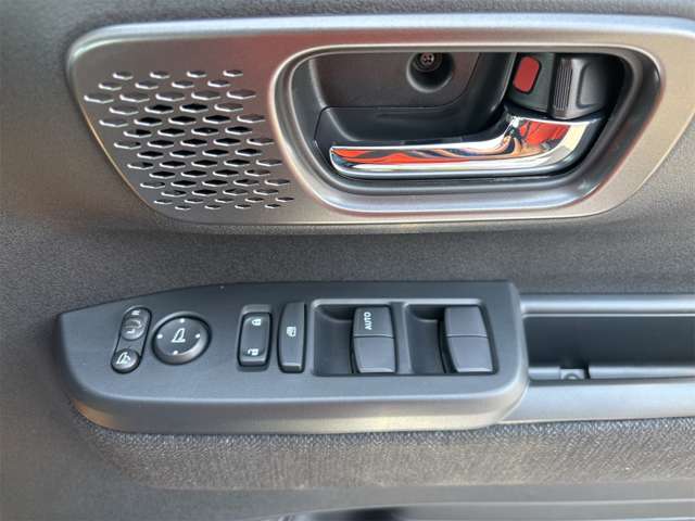 ホンダ Ｎ　ＢＯＸ カスタム ６６０ R7年 (近畿) 99