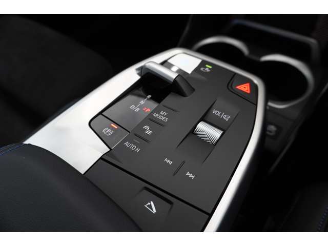 ＢＭＷ ｉＸ１ Ｅドライブ２０ Ｍスポーツ R6年 (近畿) 99