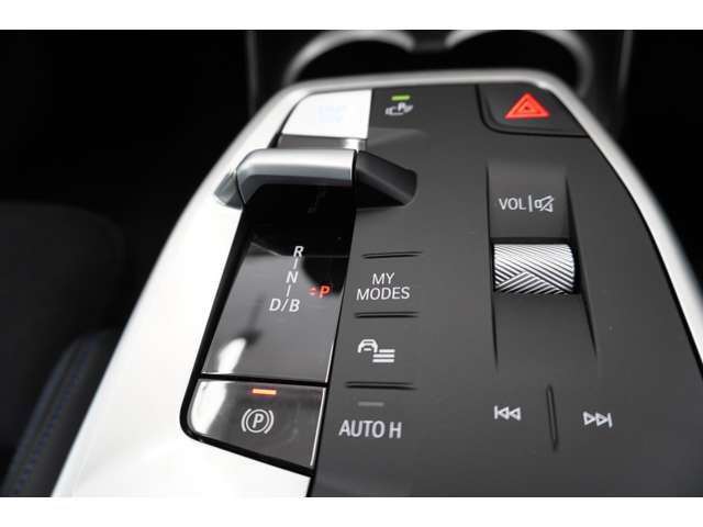 ＢＭＷ ｉＸ１ Ｅドライブ２０ Ｍスポーツ R6年 (近畿) 99