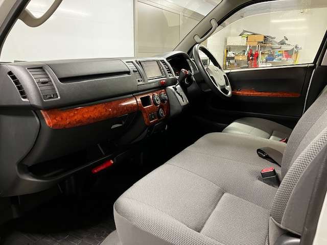 トヨタ ハイエースバン ３．０ ＤＸ ロング ＧＬパッケージ ディーゼルターボ ４ＷＤ H28年 (北海道) 99