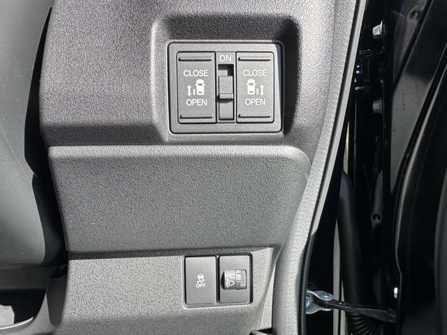 ホンダ Ｎ　ＢＯＸ カスタム ６６０ ターボ R6年 (東海) 99