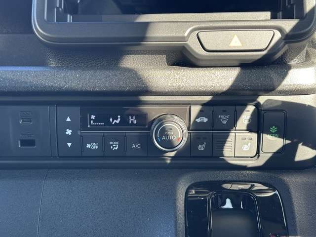 ホンダ Ｎ　ＢＯＸ カスタム ６６０ ターボ R6年 (東海) 99