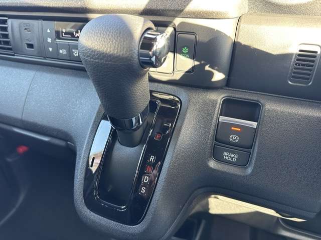 ホンダ Ｎ　ＢＯＸ カスタム ６６０ ターボ R6年 (東海) 99