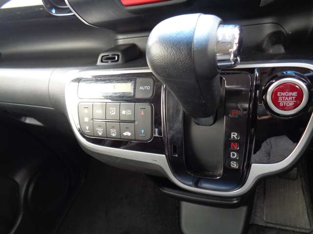 ホンダ Ｎ　ＢＯＸ ６６０ カスタムＧ ターボ Ｌパッケージ H27年 () 99