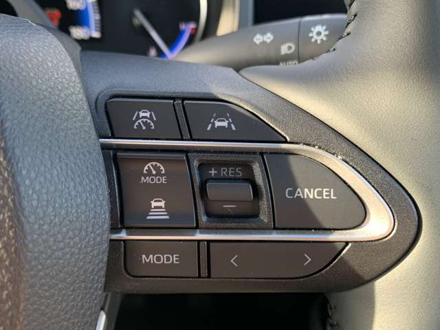 トヨタ ヴォクシー １．８ ハイブリッド Ｓ－Ｚ R6年 (九州・沖縄) 99