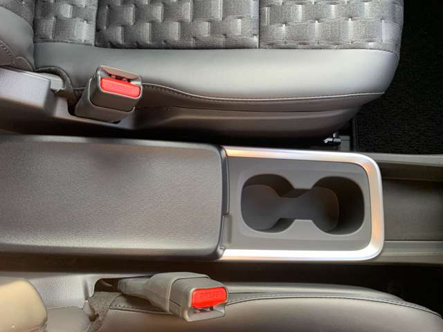 トヨタ ヴォクシー １．８ ハイブリッド Ｓ－Ｚ R6年 (九州・沖縄) 99