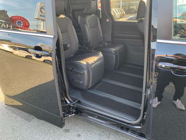 トヨタ ヴォクシー １．８ ハイブリッド Ｓ－Ｚ R6年 (九州・沖縄) 99