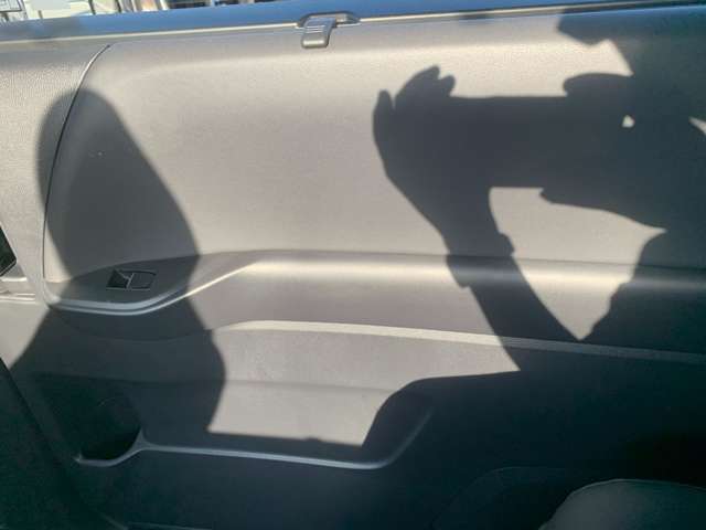 トヨタ ヴォクシー １．８ ハイブリッド Ｓ－Ｚ R6年 (九州・沖縄) 99