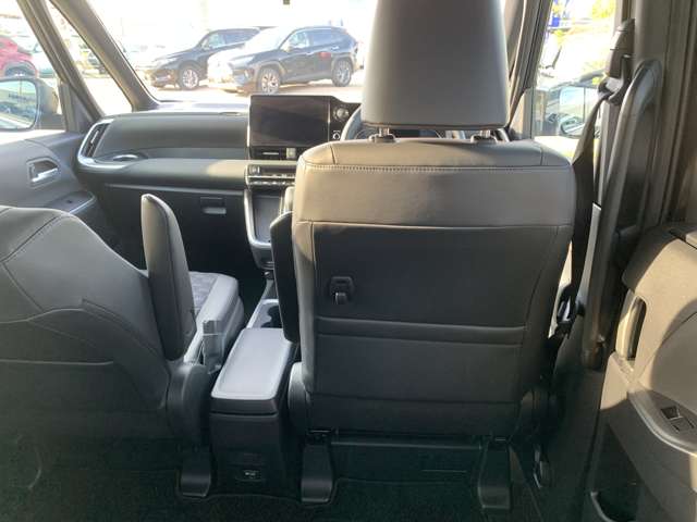 トヨタ ヴォクシー １．８ ハイブリッド Ｓ－Ｚ R6年 (九州・沖縄) 99