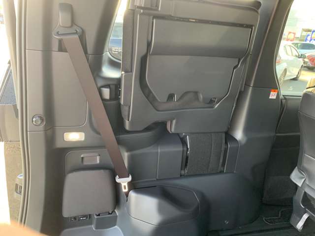 トヨタ ヴォクシー １．８ ハイブリッド Ｓ－Ｚ R6年 (九州・沖縄) 99