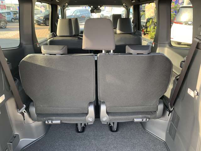 トヨタ ヴォクシー １．８ ハイブリッド Ｓ－Ｚ R6年 (九州・沖縄) 99