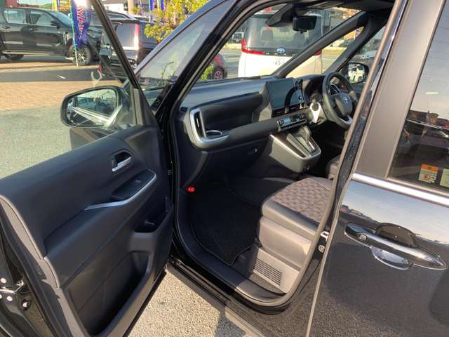 トヨタ ヴォクシー １．８ ハイブリッド Ｓ－Ｚ R6年 (九州・沖縄) 99