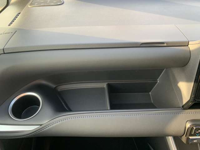 トヨタ ヴォクシー １．８ ハイブリッド Ｓ－Ｚ R6年 (九州・沖縄) 99