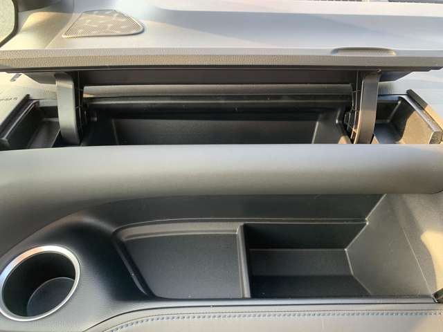 トヨタ ヴォクシー １．８ ハイブリッド Ｓ－Ｚ R6年 (九州・沖縄) 99