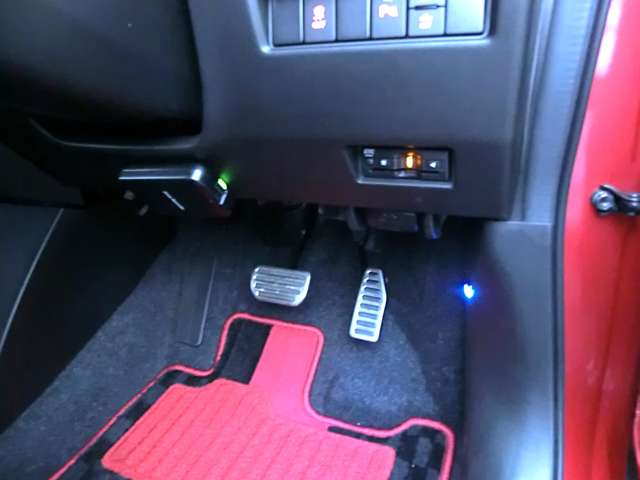 スズキ スイフト スポーツ １．４ R5年 (関東) 99