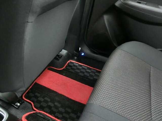 スズキ スイフト スポーツ １．４ R5年 (関東) 99