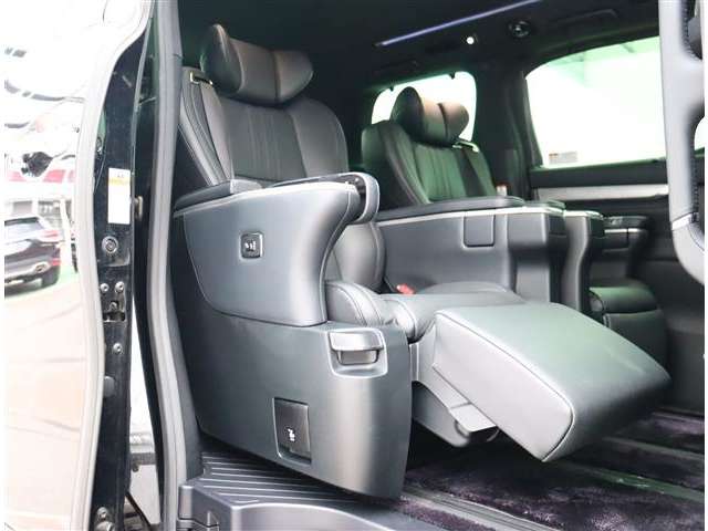 トヨタ ヴェルファイア　ハイブリッド ハイブリッド ２．５ エグゼクティブ ラウンジ Ｚ Ｅ－ＦＯＵＲ ４ＷＤ H30年 (関東) 99