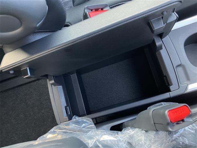 トヨタ ノア １．８ ハイブリッド Ｓ－Ｚ R6年 (東海) 99