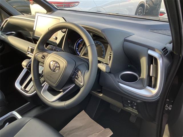 トヨタ ノア １．８ ハイブリッド Ｓ－Ｚ R6年 (東海) 99