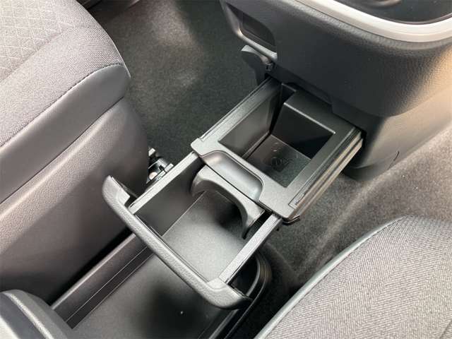 トヨタ ヴォクシー １．８ ハイブリッド Ｓ－Ｇ R6年 (東海) 99