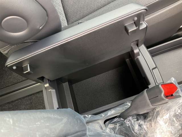 トヨタ ヴォクシー １．８ ハイブリッド Ｓ－Ｇ R6年 (東海) 99