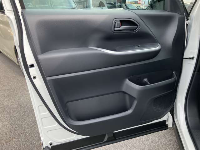 トヨタ ヴォクシー １．８ ハイブリッド Ｓ－Ｇ R6年 (東海) 99