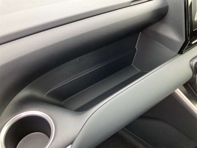 トヨタ ヴォクシー １．８ ハイブリッド Ｓ－Ｇ R6年 (東海) 99