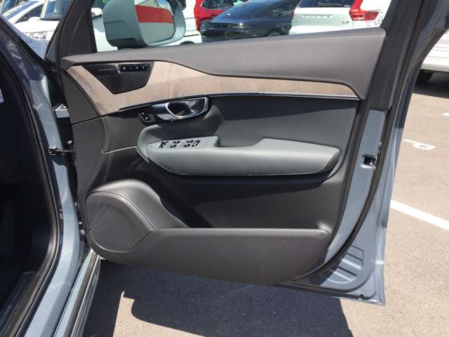 ボルボ ＸＣ９０ リチャージ プラグインハイブリッド Ｔ８ ＡＷＤ インスクリプション ４ＷＤ R4年 (東海) 99