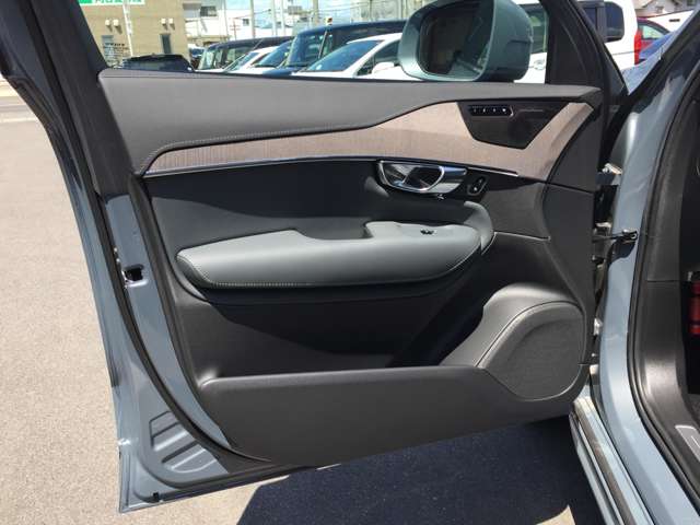 ボルボ ＸＣ９０ リチャージ プラグインハイブリッド Ｔ８ ＡＷＤ インスクリプション ４ＷＤ R4年 (東海) 99