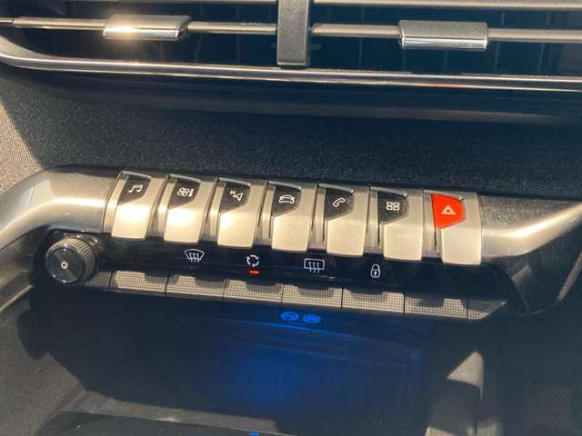 プジョー ３００８ アリュール　ＬＥＤパッケージ H30年 (東北) 99