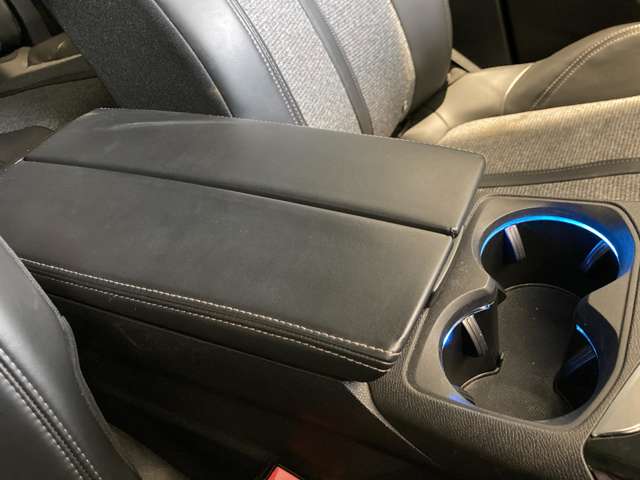 プジョー ３００８ アリュール　ＬＥＤパッケージ H30年 (東北) 99