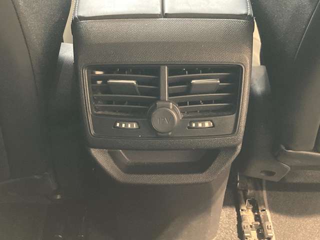 プジョー ３００８ アリュール　ＬＥＤパッケージ H30年 (東北) 99