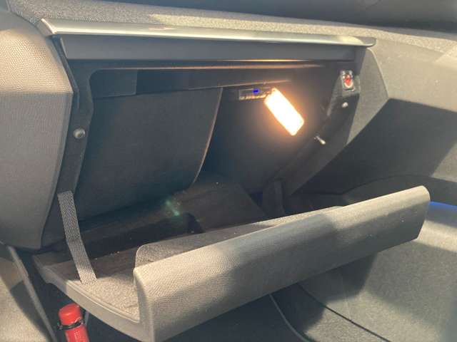 プジョー ３００８ アリュール　ＬＥＤパッケージ H30年 (東北) 99