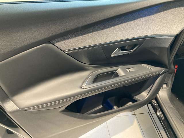 プジョー ３００８ アリュール　ＬＥＤパッケージ H30年 (東北) 99