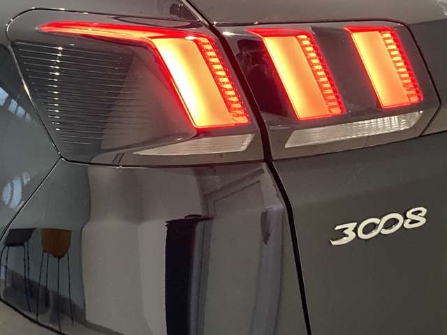 プジョー ３００８ アリュール　ＬＥＤパッケージ H30年 (東北) 99