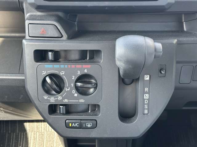 ダイハツ ウェイク ６６０ Ｄ ＳＡＩＩＩ R1年 (東海) 99