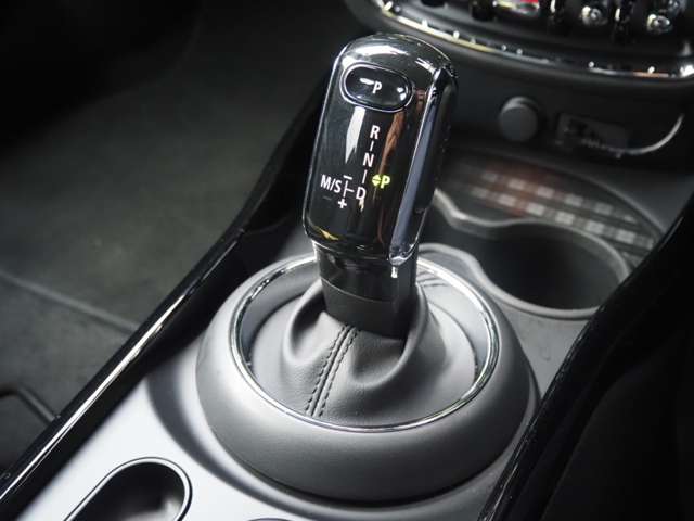 ミニ ミニクラブマン ジョン・クーパー・ワークス ４ＷＤ R5年 (近畿) 99