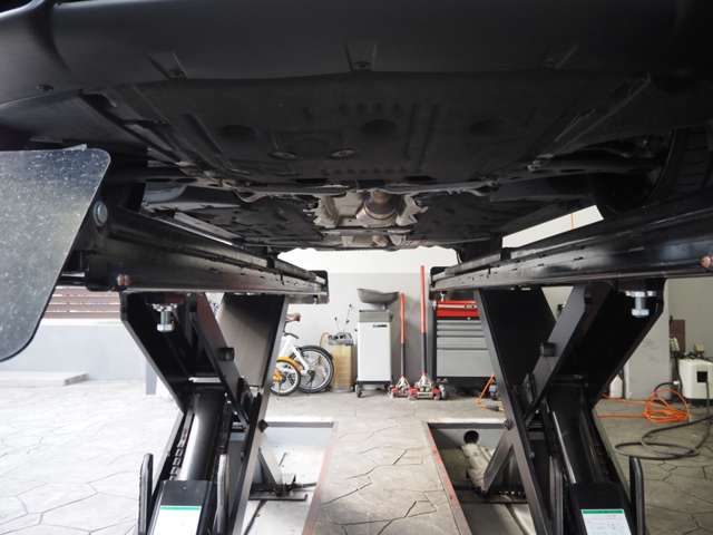 ミニ ミニクラブマン ジョン・クーパー・ワークス ４ＷＤ R5年 (近畿) 99