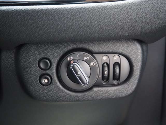 ミニ ミニクラブマン ジョン・クーパー・ワークス ４ＷＤ R5年 (近畿) 99