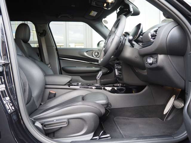 ミニ ミニクラブマン ジョン・クーパー・ワークス ４ＷＤ R5年 (近畿) 99