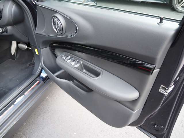 ミニ ミニクラブマン ジョン・クーパー・ワークス ４ＷＤ R5年 (近畿) 99