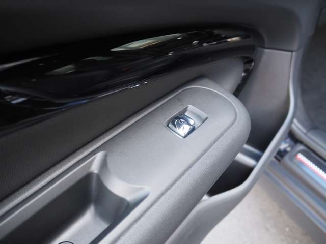 ミニ ミニクラブマン ジョン・クーパー・ワークス ４ＷＤ R5年 (近畿) 99