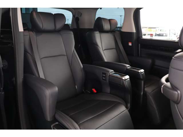 トヨタ アルファード ２．５ Ｓ Ｃパッケージ R4年 (近畿) 99