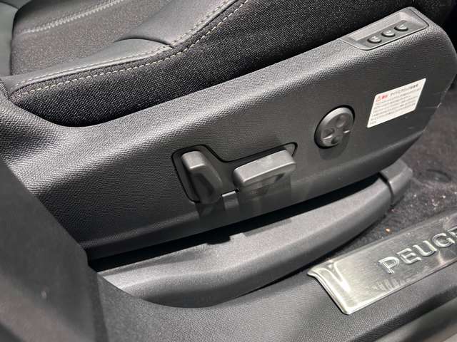 プジョー ３００８ ＧＴ ハイブリッド４ ４ＷＤ R6年 (東北) 99